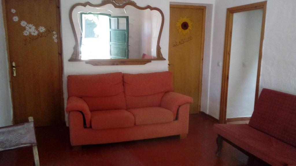 Es Barranco Guest House เฟอร์เรเรียส ภายนอก รูปภาพ