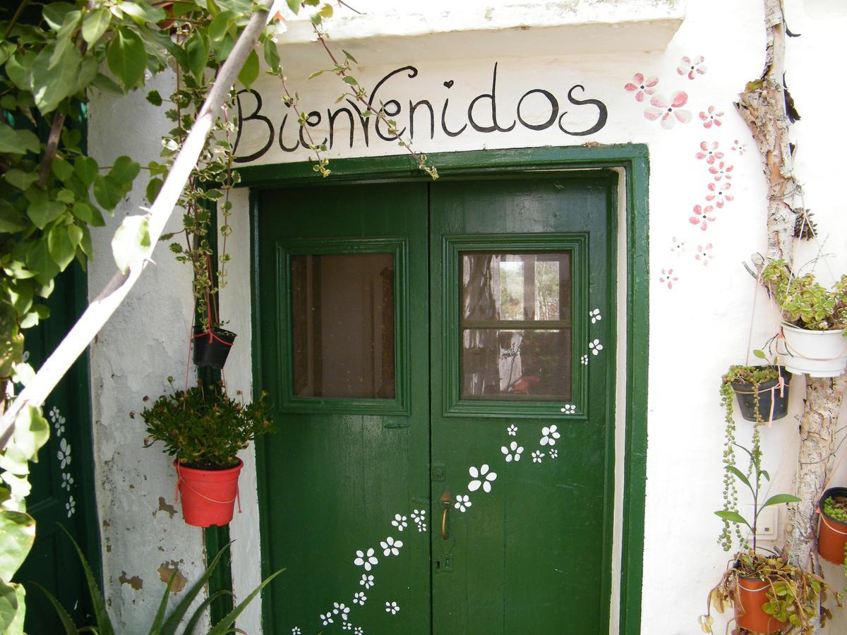 Es Barranco Guest House เฟอร์เรเรียส ภายนอก รูปภาพ